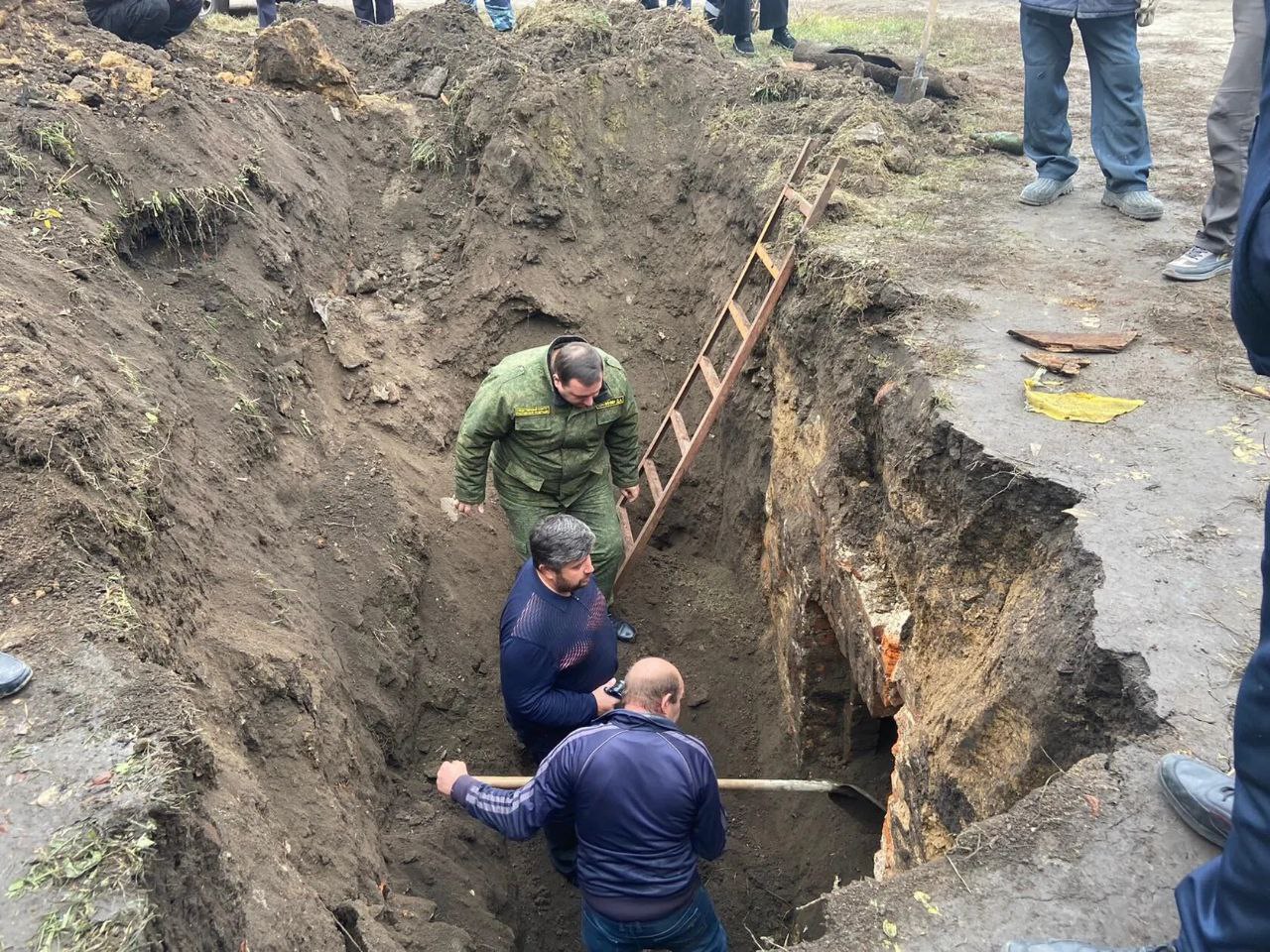В центре Петровска обнаружили склеп